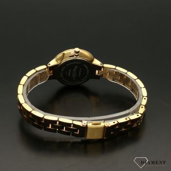 Zegarek damski BRUNO CALVANI złoty BC9596 DOUBLE GOLD. Zegarek damski w złotej kolorystyce z wyraźną tarczą. Zegarek damski wyposażony w mechanizm kwarcowy zasilany na baterię. Zegarek damski  (5).jpg